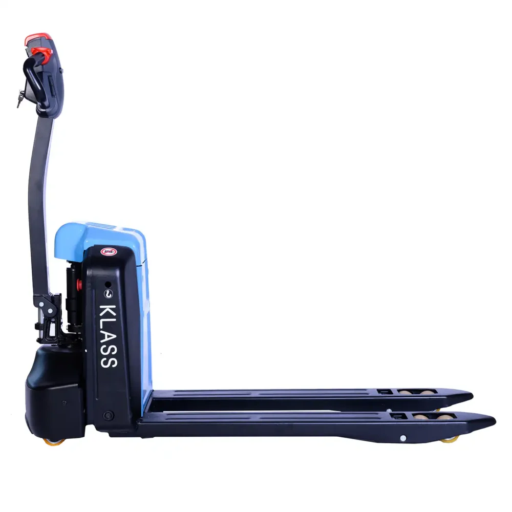 EPT18, Transpallet elettrico 1.800 kg, batteria Li-Ion, ricarica rapida <span style="color: #339966;">2 anni di garanzia per la batteria Li-Ion</span> <ul> <li><span style="font-size: 100%;">Batteria Li-Ion 48V/20Ah</span></li> <li>Caricatore integrato</li> <li><span style="font-size: 100%;">Ruote anteriori doppie</span></li> </ul> EPT18 main 4 EPT18, Transpallet elettrico 1.800 kg, batteria Li-Ion, ricarica rapida