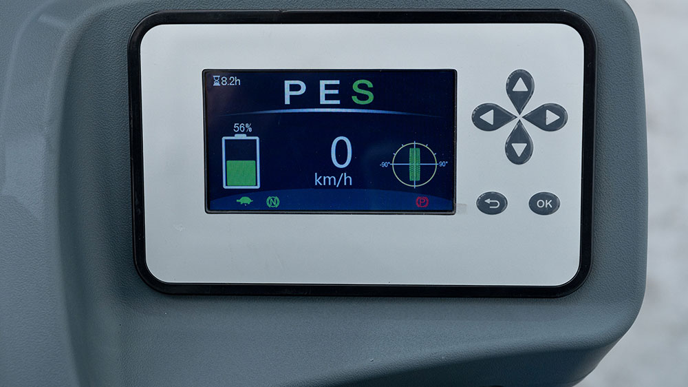 CPD18 13LIH4 M descriere PES CPD18-GB2LI-S, Carrello elevatore elettrico 1.800 kg, montante duplex, cabina con vetro frontale