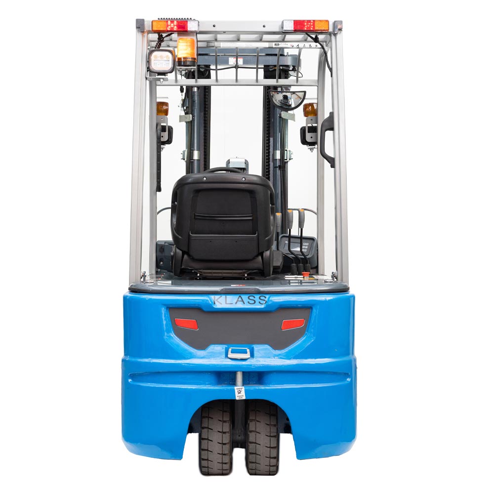CPD16SQ-GE2Li, Carrello elevatore elettrico 1.600 kg, montante triplex, cabina aperta <span style="color: #008000;">6 anni di garanzia sulla batteria Li-Ion</span> <ul> <li><span style="font-size: 100%;">Sollevamento 4.700 mm</span></li> <li><span style="font-size: 100%;">Batteria Li-Ion 80V/202Ah</span></li> <li><span style="font-size: 100%;">Raggio di sterzata ridotto</span></li> </ul> CPD16SQ-GE2Li, Carrello elevatore elettrico 1.600 kg, montante triplex, cabina aperta - immagine 12