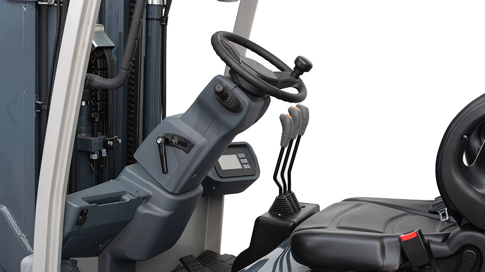 CPD20SQ GE2Li descriere4 CPD16SQ-GE2Li, Carrello elevatore elettrico 1.600 kg, montante triplex, cabina aperta