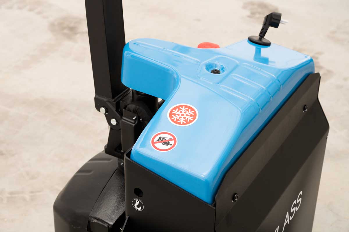ADU 8774 EPT15-T, Transpallet elettrico 1.500 kg, batteria AGM, magazzino frigorifero