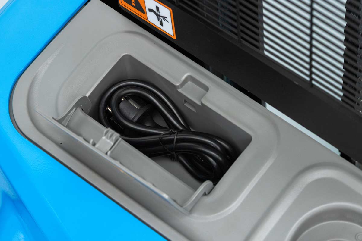 WS15H Li charger cable 1 WS15H-B Stoccatore elettrico 1.500 kg, sollevamento 2.000 mm