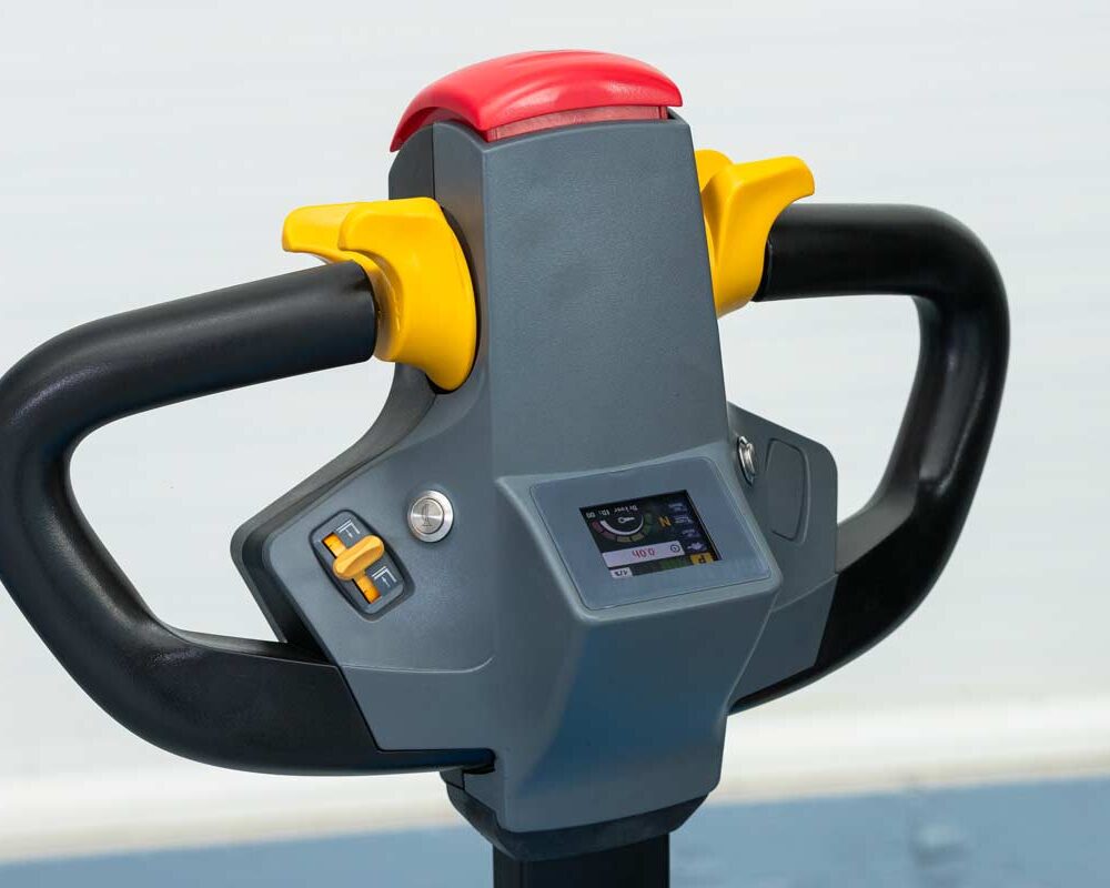 WS15H Li handle WS15H-B Stoccatore elettrico 1.500 kg, sollevamento 2.000 mm
