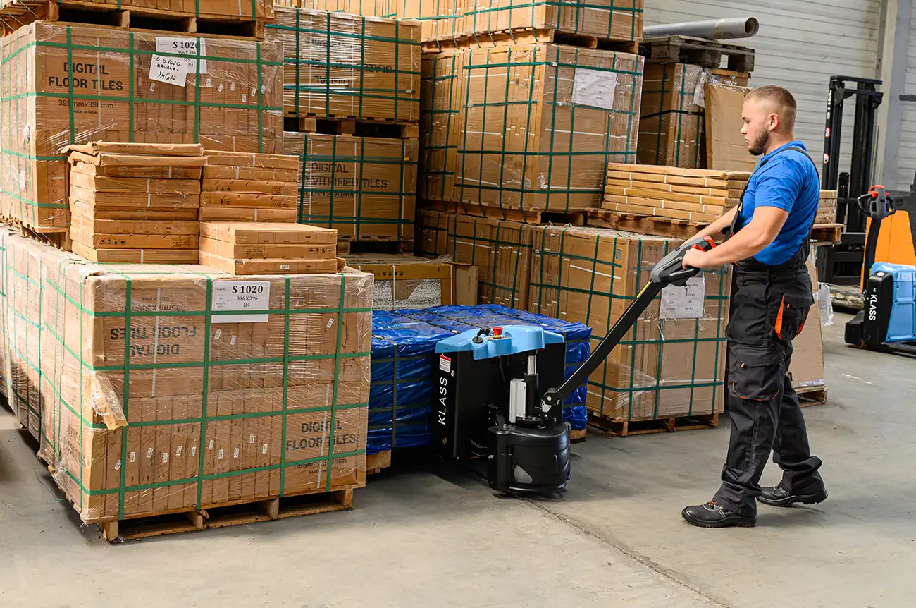EPT15 T descriere4 EPT15-L Transpallet elettrico 1.500 kg, batteria Li-ion, forche lunghe, 2.000 mm