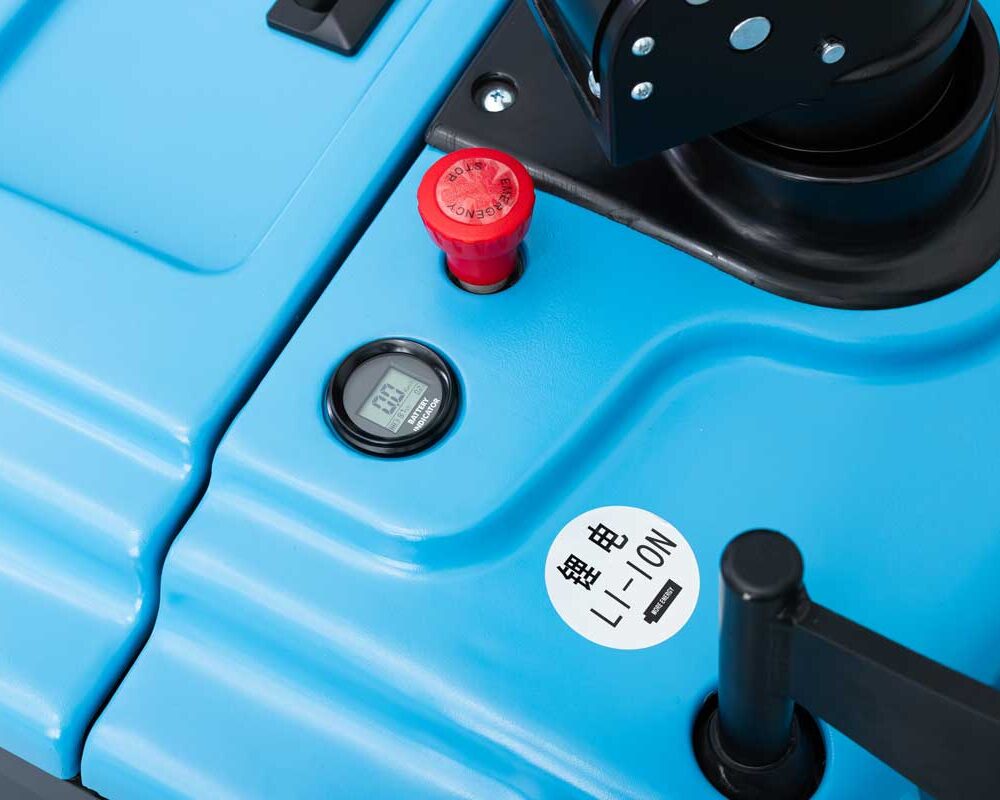 SL25GA detalis 4 SL25GA Transpallet elettrico con piattaforma 2.500 kg, batteria Li-Ion, ricarica rapida