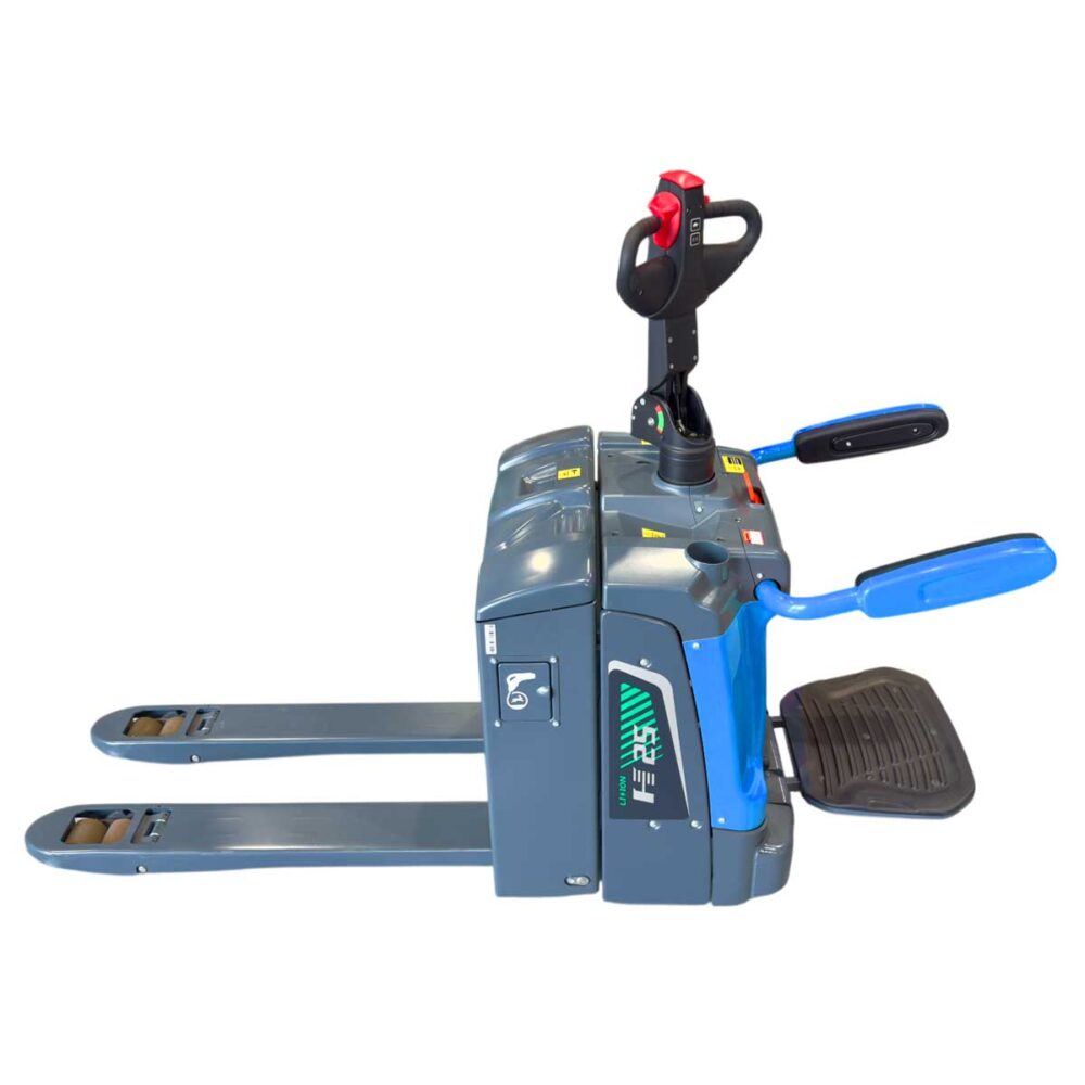CBD25 A2FLiH 8 CBD25-A2FLiH, Transpallet elettrico con piattaforma 2.500 kg, batteria Li-Ion, ricarica rapida