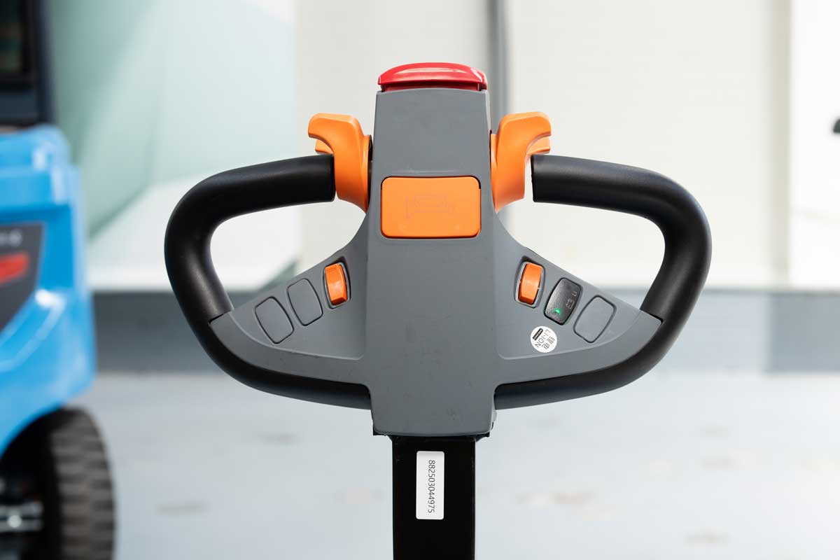 SL15 13 SL15, Transpallet elettrico 1.500 kg, batteria Li-ion