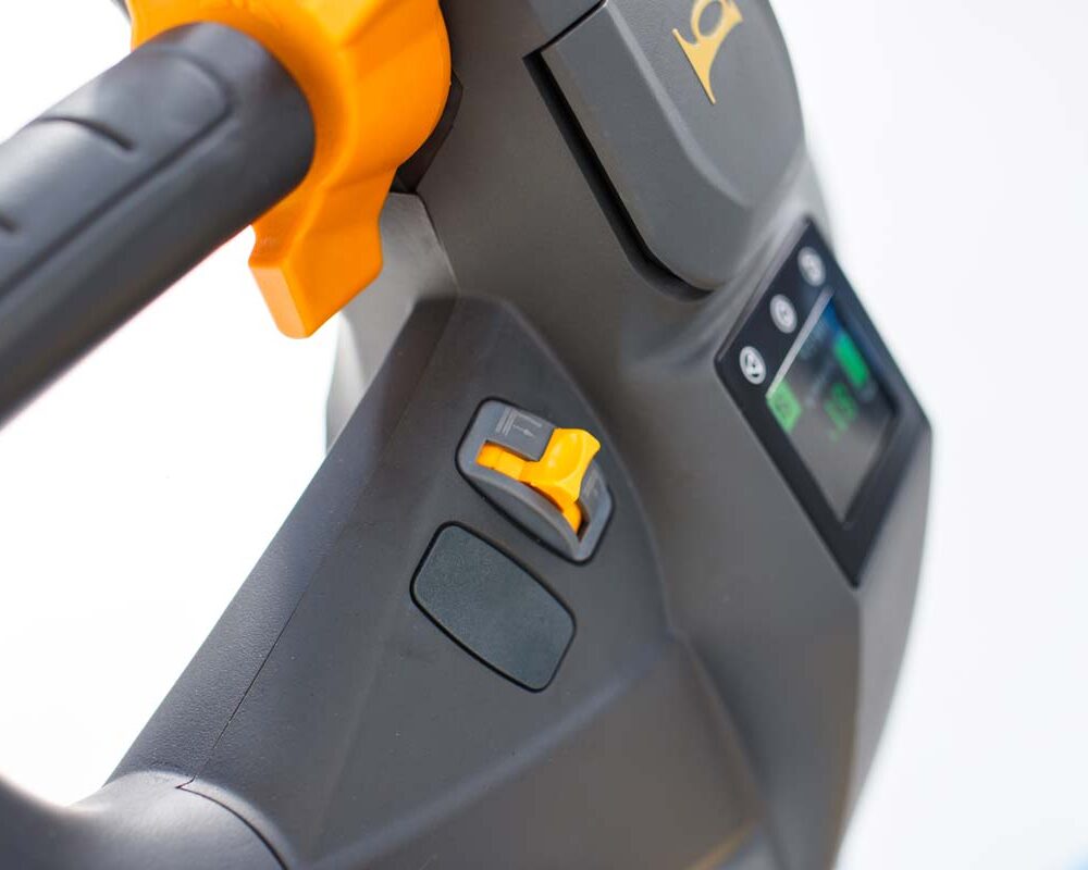 CDD12R EN PL maner2 CDD12R-EN Stoccatore elettrico 1.200 kg, sollevamento proporzionale, altezza di sollevamento 3.000 mm