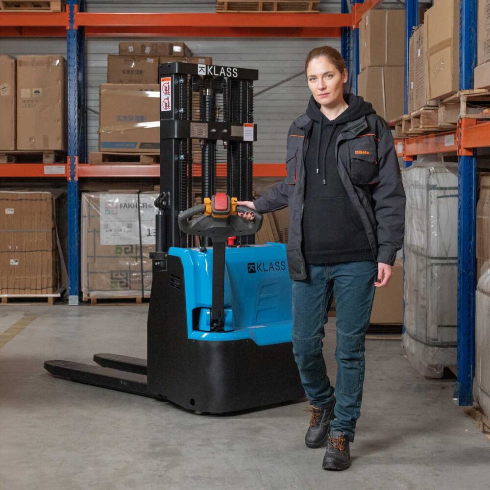 CDD12R EN 6 CDD12R-EN Stoccatore elettrico 1.200 kg, sollevamento proporzionale, altezza di sollevamento 3.000 mm