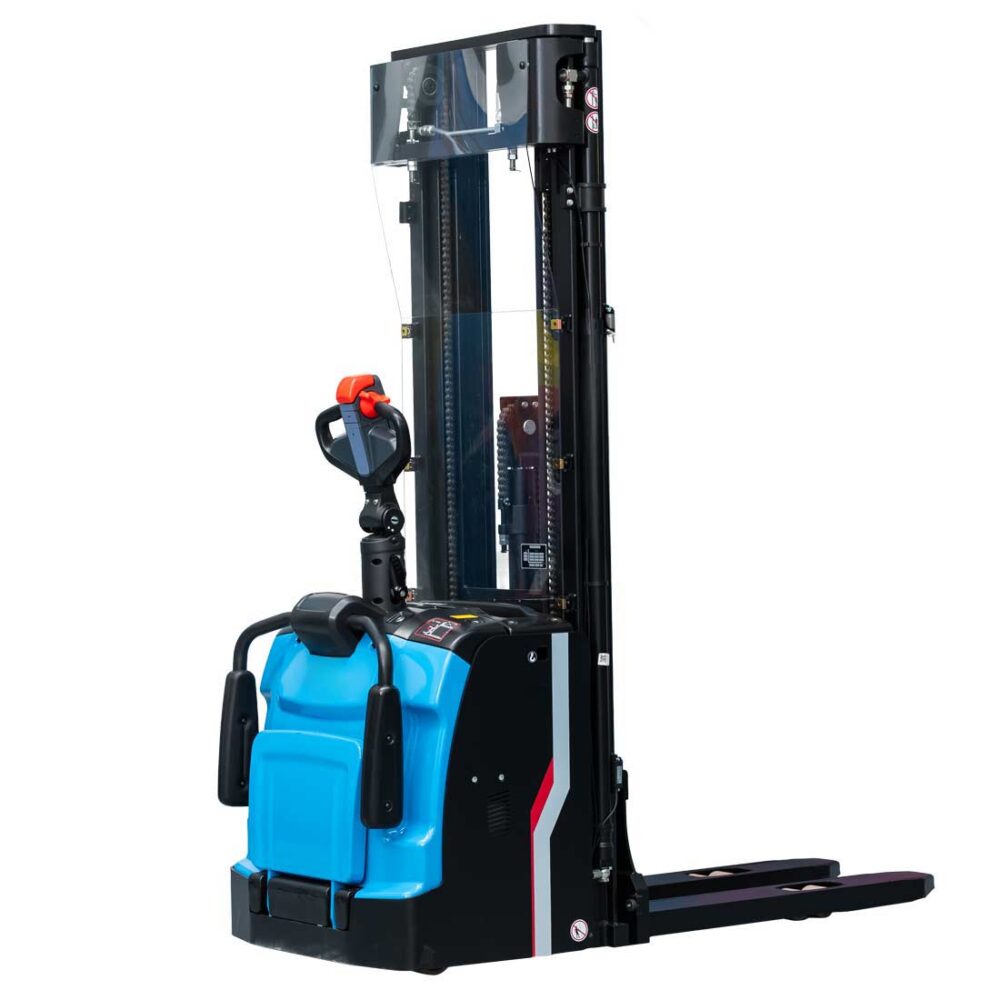 ES16R PRO 2a ES16-R PRO Stoccatore elettrico 1.600 kg, batteria Li-Ion, pedana ribaltabile, altezza di sollevamento 5.500 mm